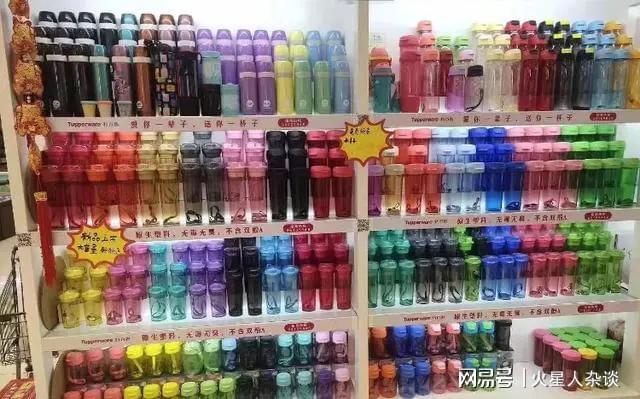 ！曾年入190亿元在中国开出7000多家店AYX爱游戏APP美国“保鲜盒大王”倒