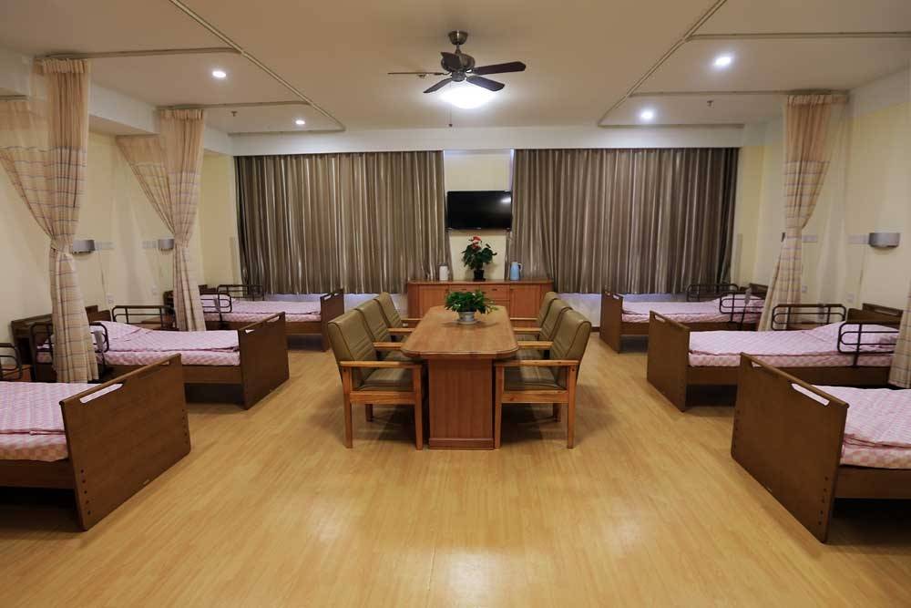 便利养老院优选｜昌平区金手杖国际养老公寓｜与价格剖析ayx爱游戏体育网页版入口2026最新｜脑梗护理交通(图6)