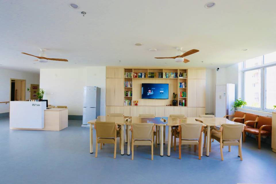 便利养老院优选｜昌平区金手杖国际养老公寓｜与价格剖析ayx爱游戏体育网页版入口2026最新｜脑梗护理交通(图26)